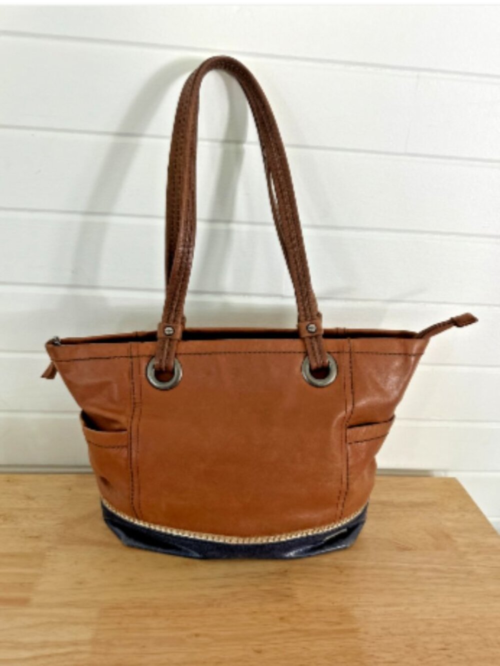 The Sak Landis Leather Tote Shoulder Bag Tan Navy Blue Large Zip Top Handbag